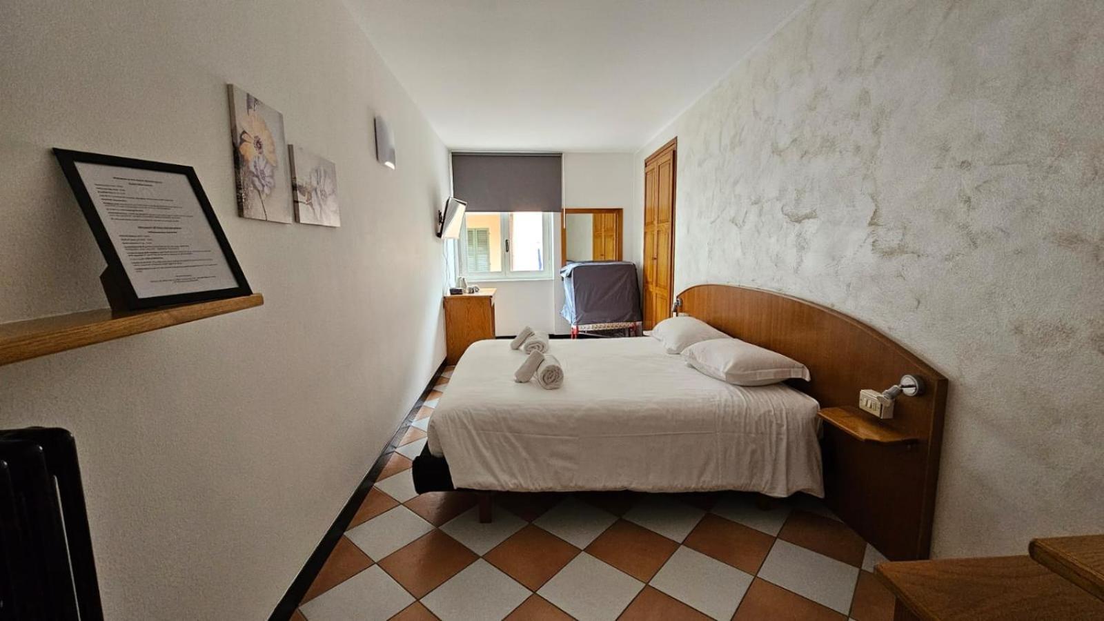 Hotel Montecodeno Варенна Екстер'єр фото