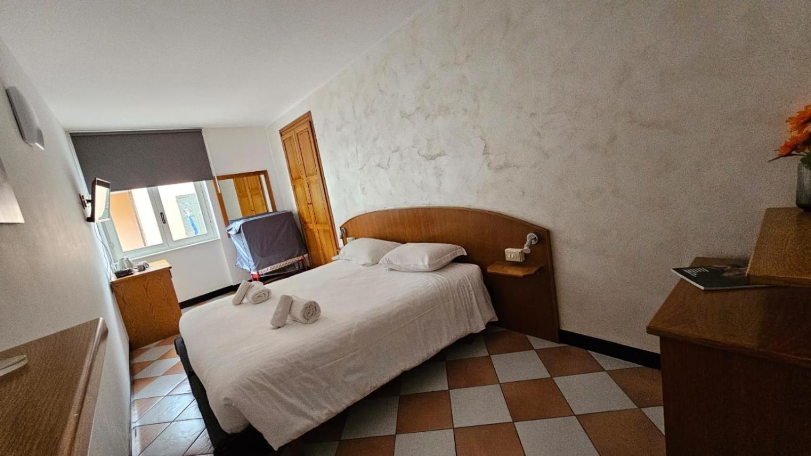 Hotel Montecodeno Варенна Екстер'єр фото