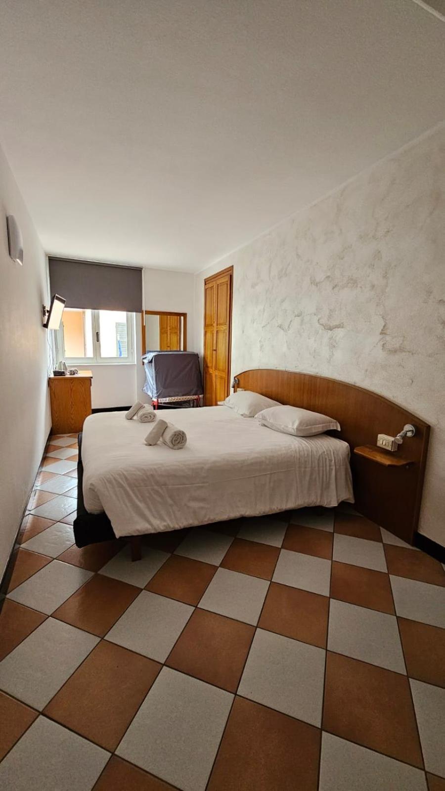 Hotel Montecodeno Варенна Екстер'єр фото