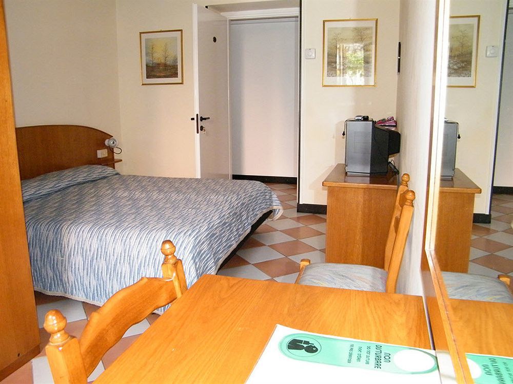 Hotel Montecodeno Варенна Екстер'єр фото